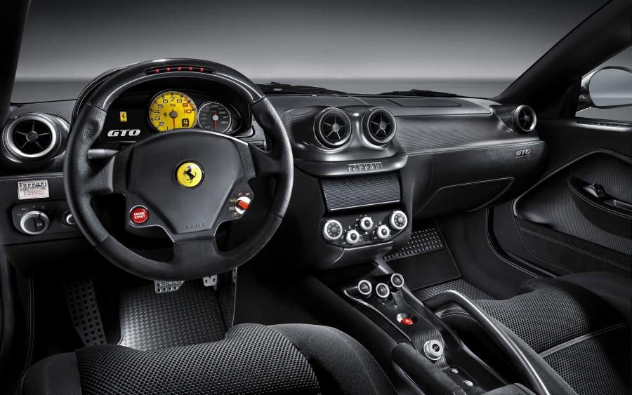  Ferrari 599 GTO 2010 года  (фото 16 из 39)